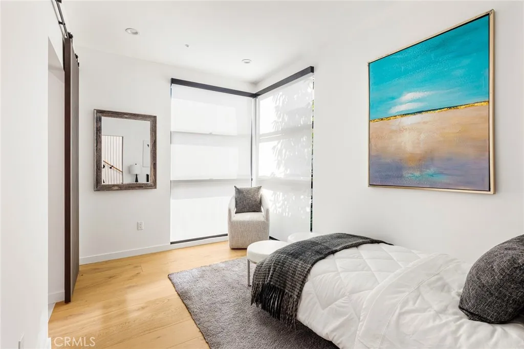 Additional image 11 of 3975 Frances Avenue, West Los Angeles, CA 90066