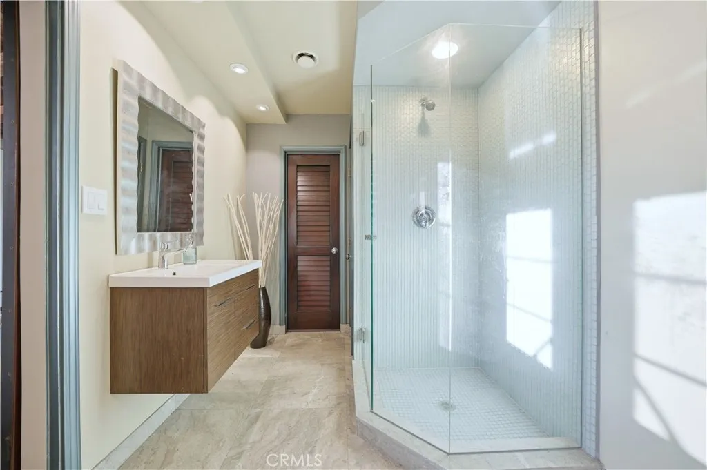 Additional image 37 of 790 Santiago Ave, Long Beach, CA 90804