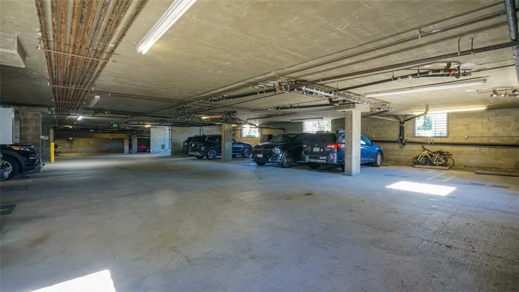 Additional image 51 of 4705 Whitsett Unit 106, Studio City, CA 91604