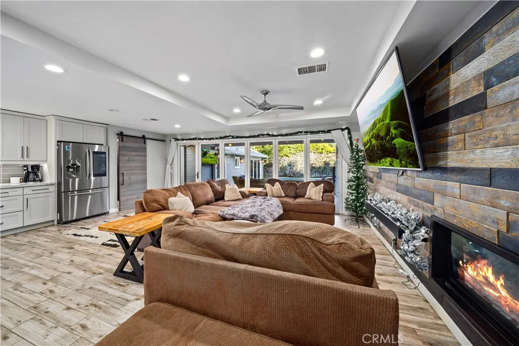 Additional image 94 of 24344 Valley St, Newhall, CA 91321