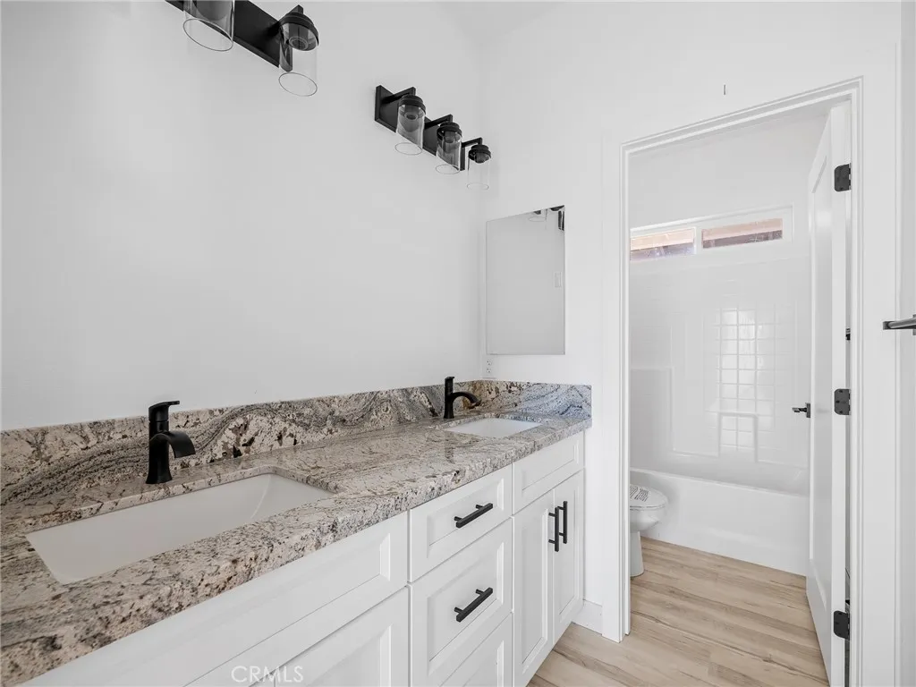 Additional image 59 of 15605 Dale Evans Parkway, Apple Valley, CA 92307