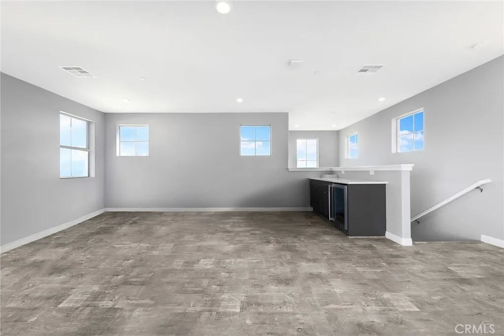 Additional image 119 of 115 Frame, Irvine, CA 92618