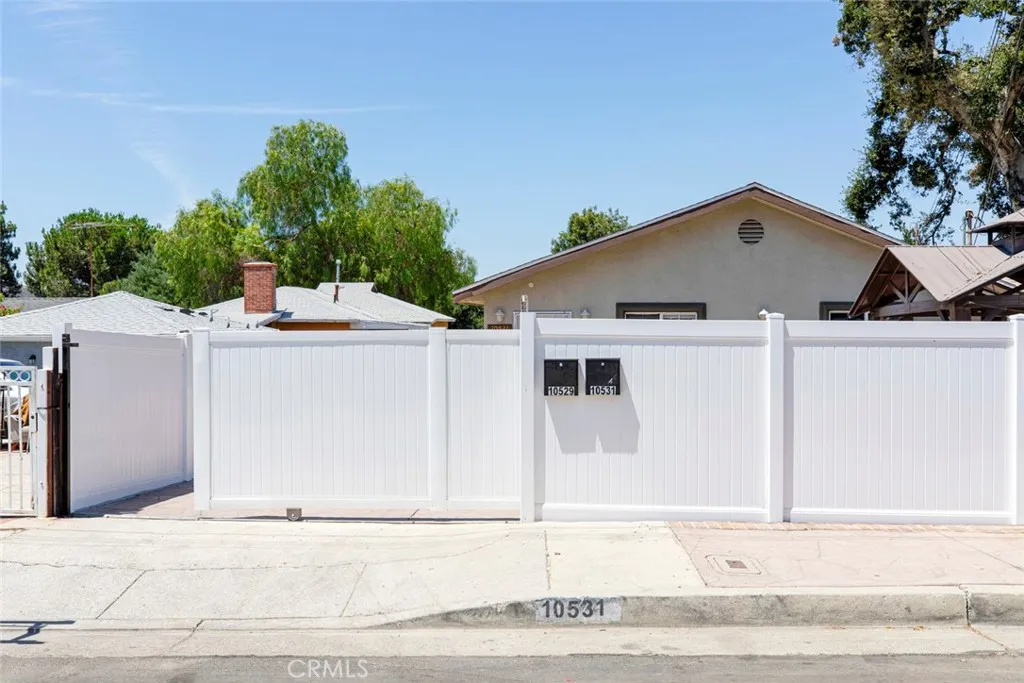 Additional image 2 of 10531 Greenburn Avenue, Sunland, CA 91040