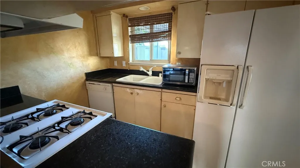 Additional image 5 of 22049 Oxnard, Woodland Hills, CA 91367