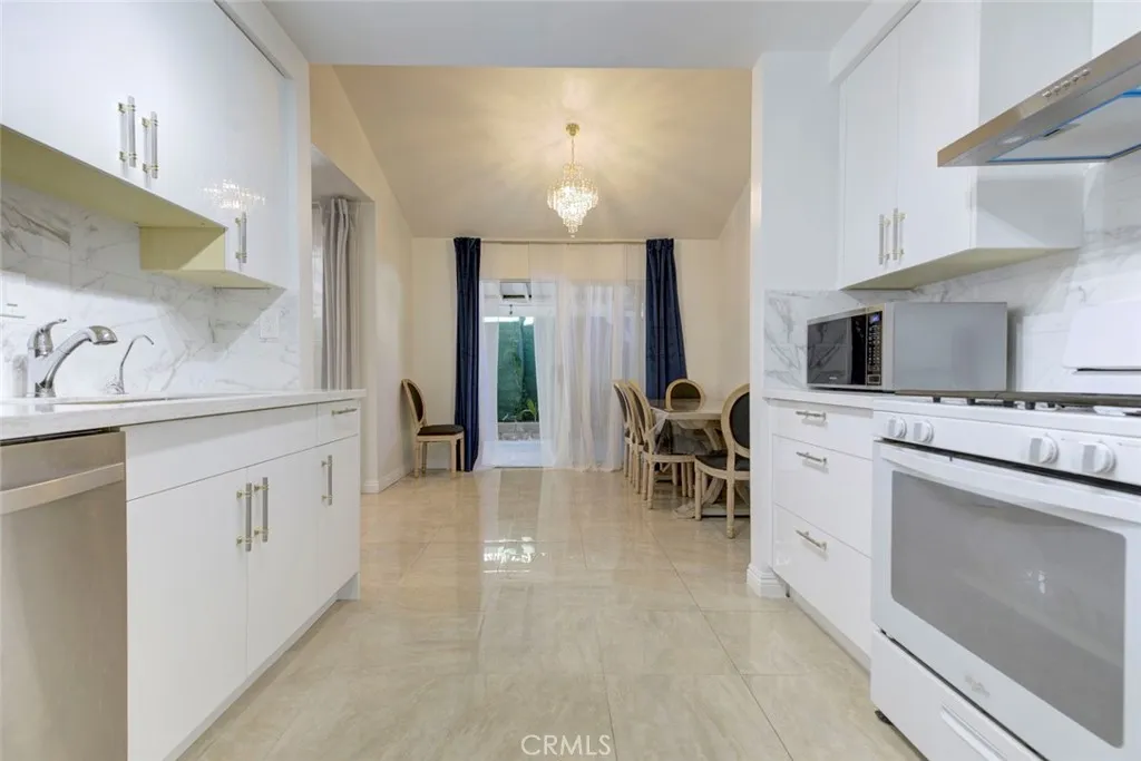 Additional image 19 of 12325 Sweetbriar, Pacoima, CA 91331