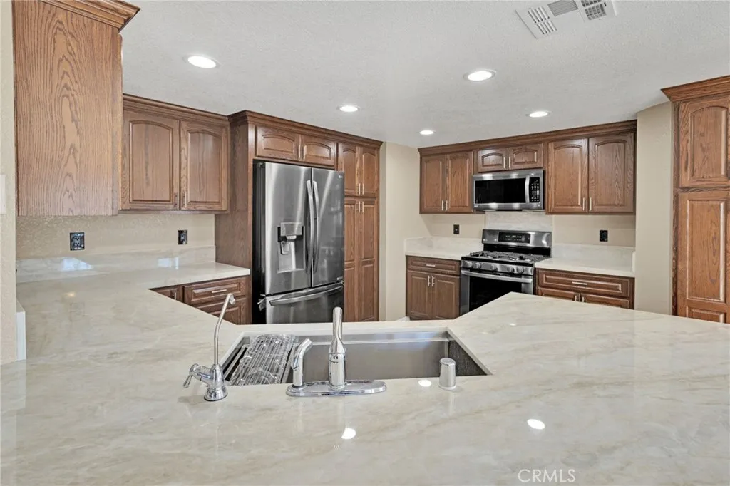 Additional image 17 of 15889 Mojave St, Hesperia, CA 92345