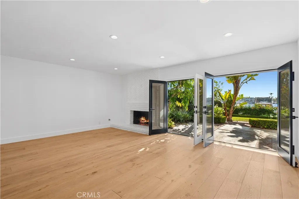 Additional image 7 of 2572 Bayshore Dr, Newport Beach, CA 92663