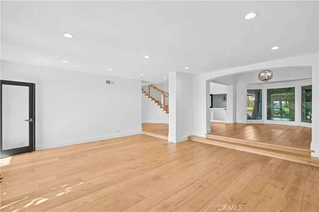 Additional image 34 of 2572 Bayshore Dr, Newport Beach, CA 92663