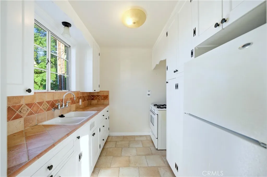 Additional image 43 of 790 Santiago Ave, Long Beach, CA 90804