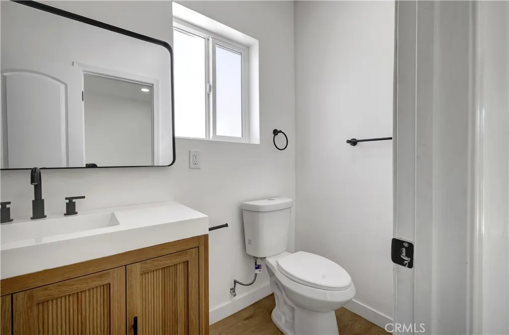 Additional image 102 of 3515 S Norton Avenue, Los Angeles, CA 90018