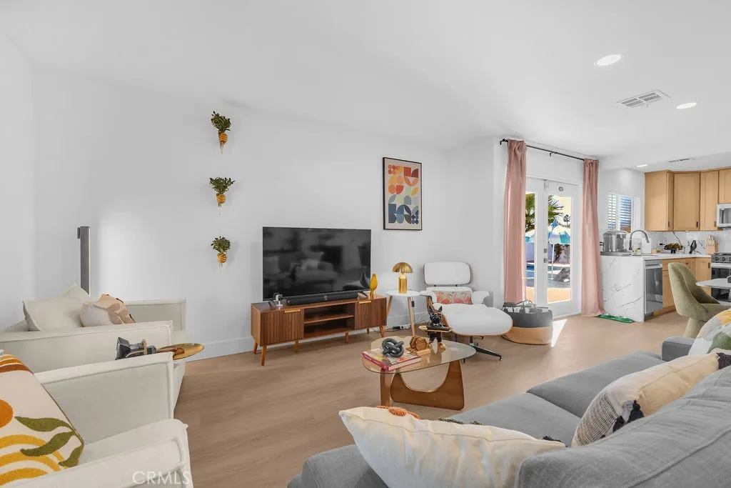 Additional image 21 of 481 W Sunview Ave, Palm Springs, CA 92262