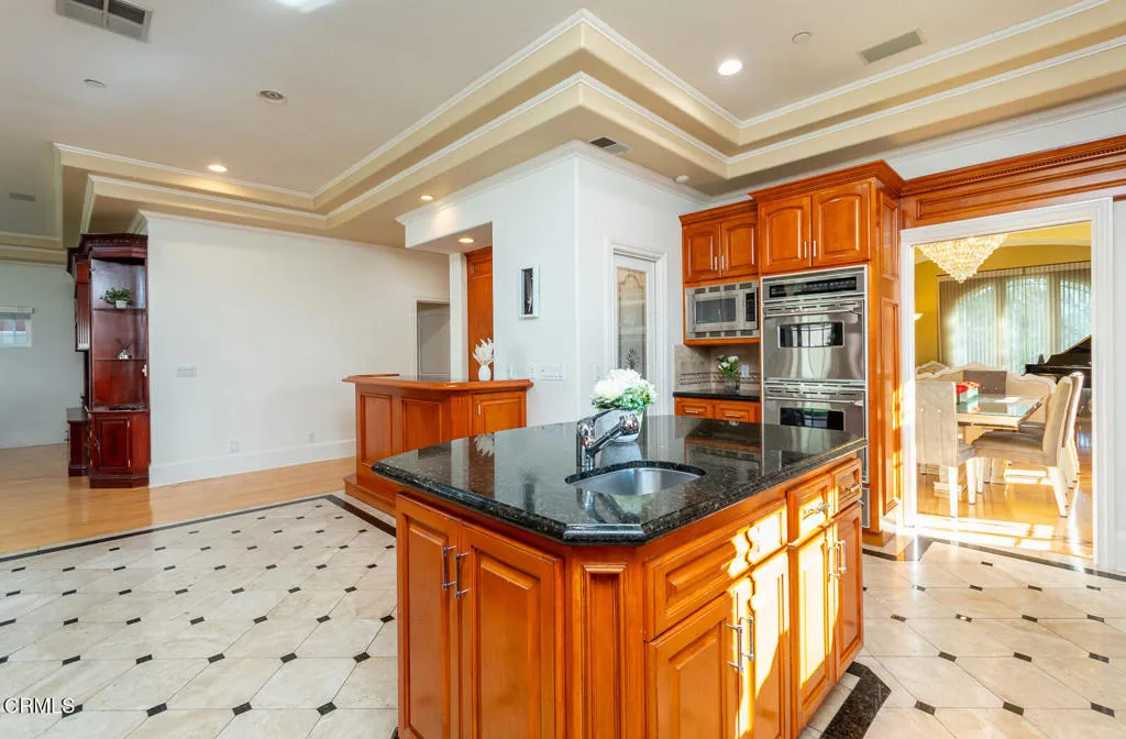 Additional image 75 of 1075 E Tujunga Avenue, Burbank, CA 91501