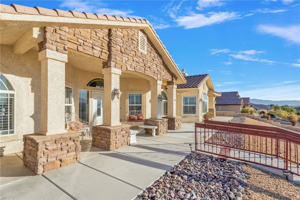 Additional image 3 of 13519 Sunset Dr, Apple Valley, CA 92308