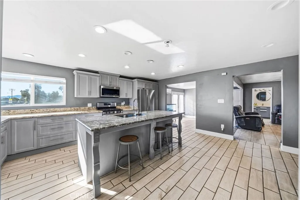 Additional image 3 of 530 Park Ave, Perris, CA 92570