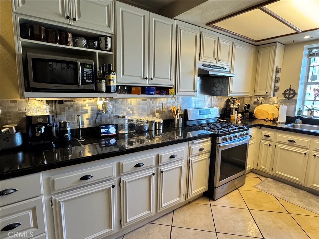 Additional image 32 of 13931 Shadow Dr, Fontana, CA 92337