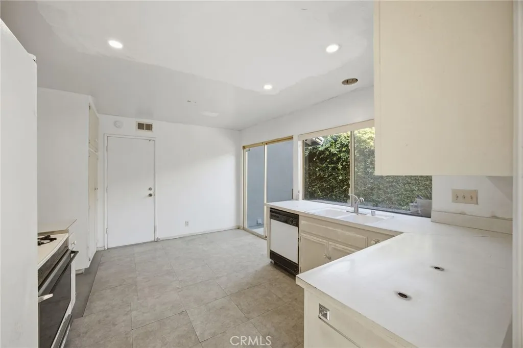 Additional image 17 of 418 W Carol Avenue, Santa Ana, CA 92707