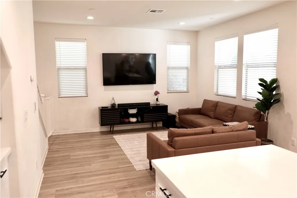 Additional image 5 of 16064 Jamie Lane Unit 3, Fontana, CA 92336