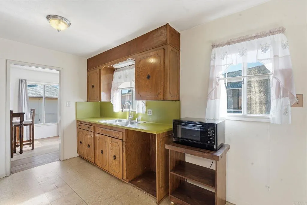 Additional image 59 of 215 Ash Avenue, Chula Vista, CA 91910