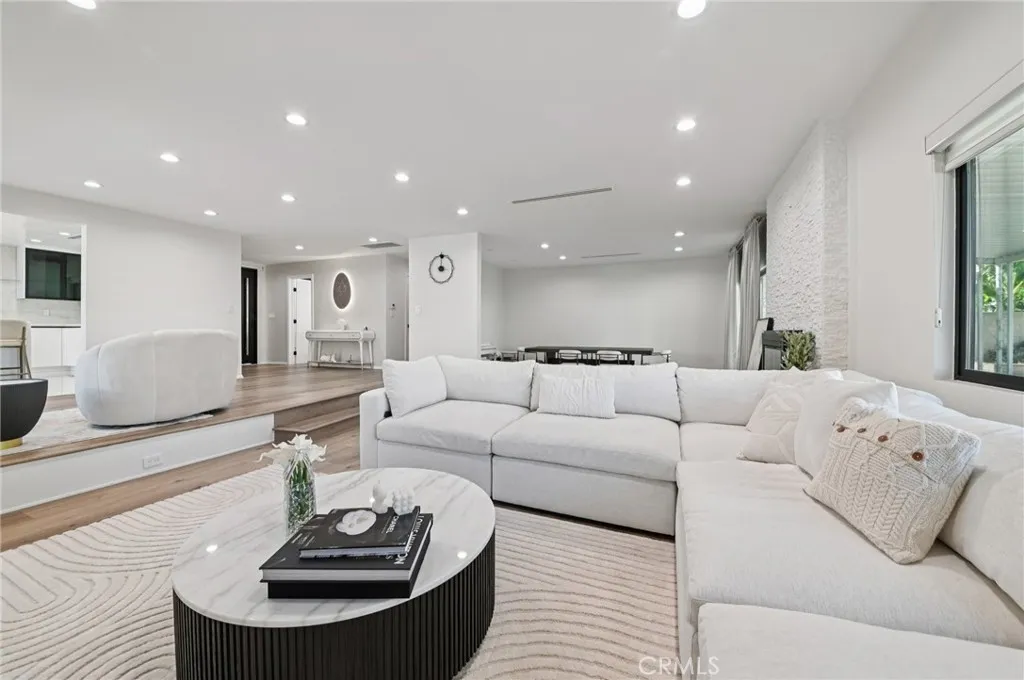 Additional image 42 of 15937 Londelius Street, North Hills, CA 91343