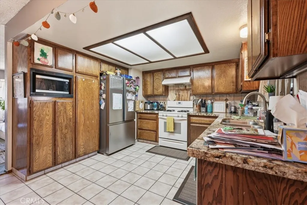 Additional image 50 of 18126 Fairburn St, Hesperia, CA 92345