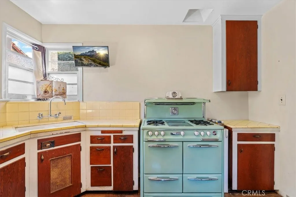 Additional image 12 of 815 Omar Street, Glendale, CA 91202