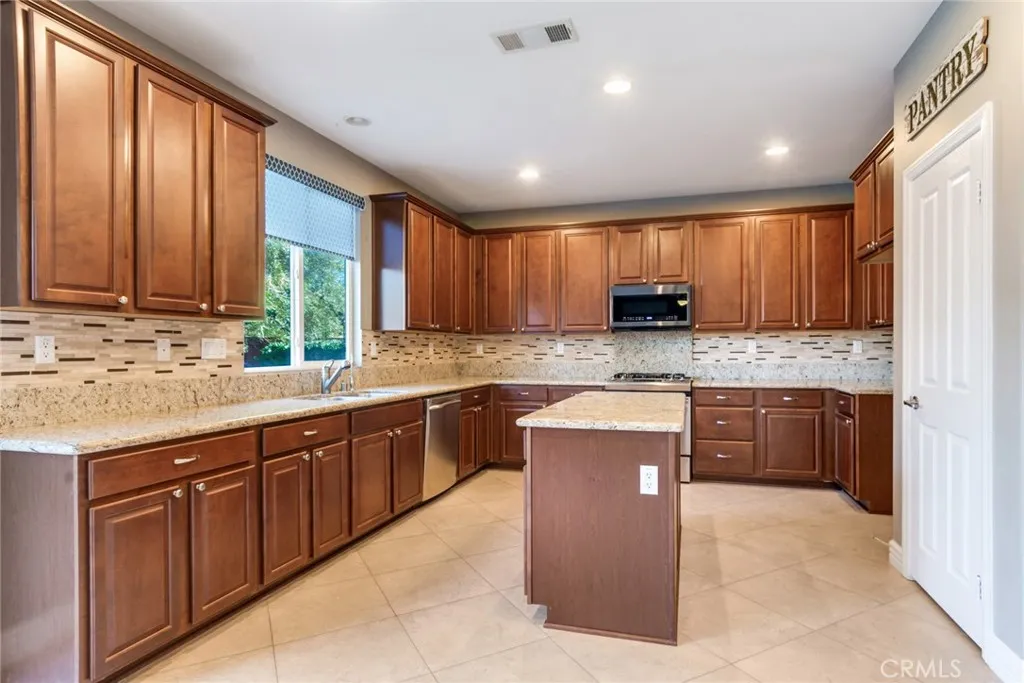 Additional image 12 of 4057 White Ash Rd, San Bernardino, CA 92407