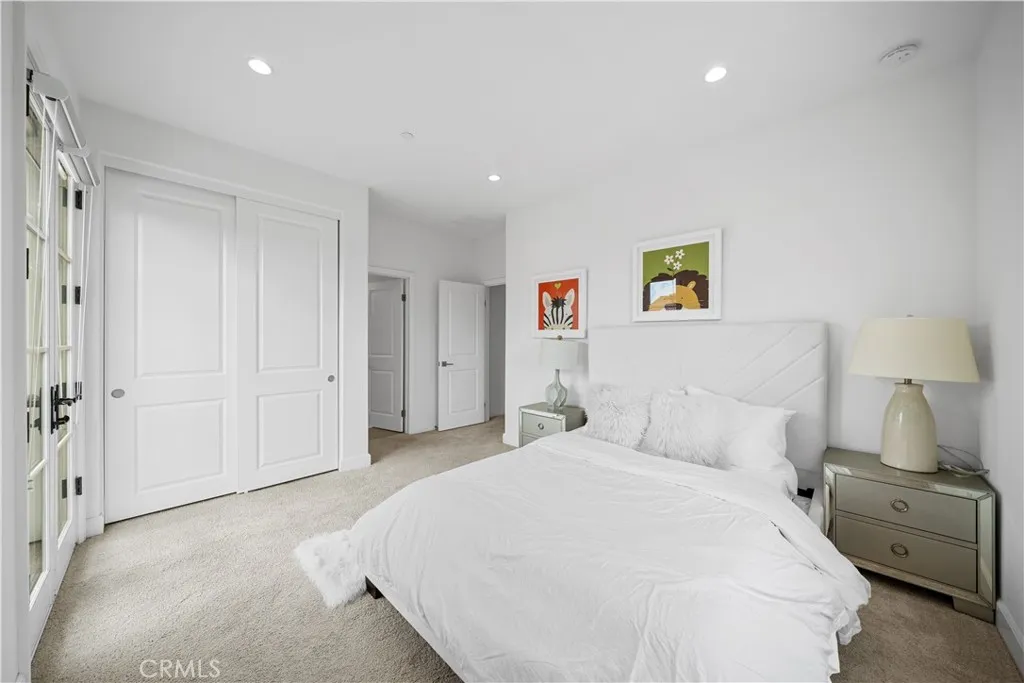 Additional image 37 of 67 Runner, Irvine, CA 92620