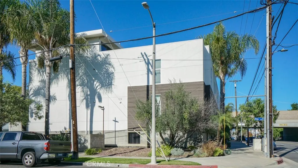 Additional image 10 of 4705 Whitsett Unit 106, Studio City, CA 91604