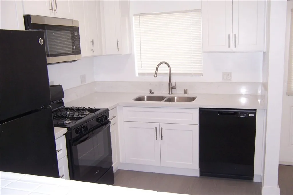 Additional image 23 of 334 Country Club Ln, San Bernardino, CA 92404