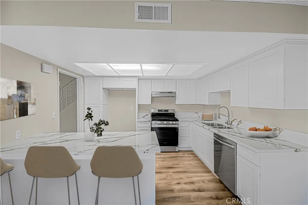 Additional image 7 of 22703 Garzota Dr, Valencia, CA 91354