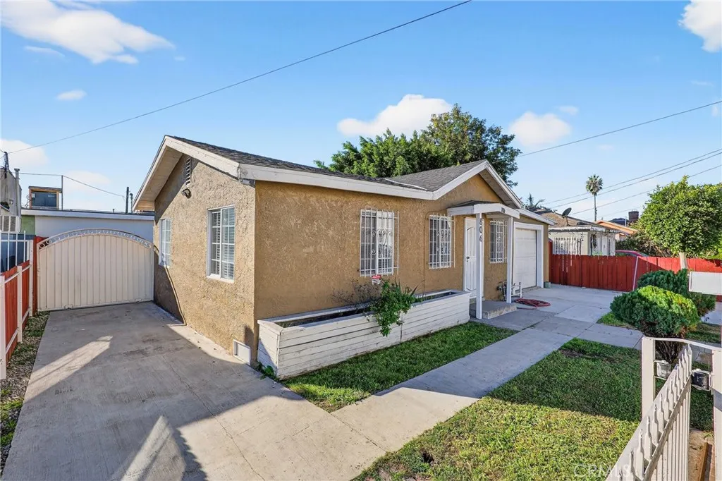 Additional image 50 of 806 W Spruce Street, Compton, CA 90220