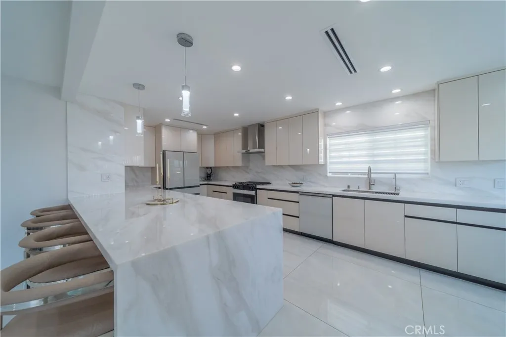 Additional image 43 of 902 E Walnut Avenue, Burbank, CA 91501