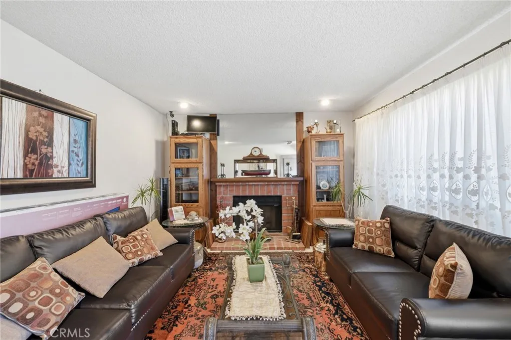 Additional image 10 of 7857 Embry Point Pt, San Diego, CA 92126