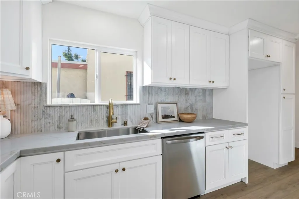 Additional image 9 of 834 W 95th St, Los Angeles, CA 90044