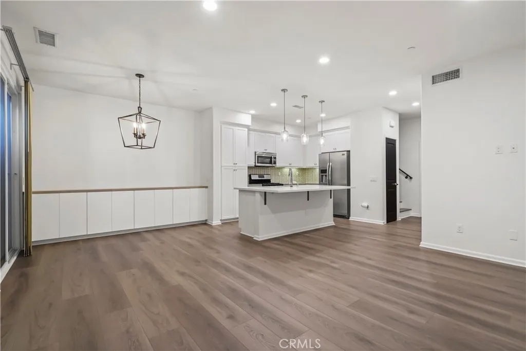 Additional image 7 of 7619 N Patriot Way, Van Nuys, CA 91405