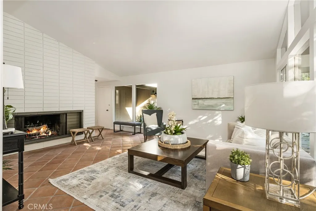 Additional image 94 of 337 Vista Baya, Costa Mesa, CA 92627