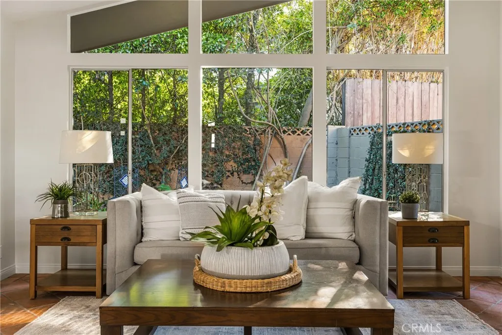 Additional image 90 of 337 Vista Baya, Costa Mesa, CA 92627