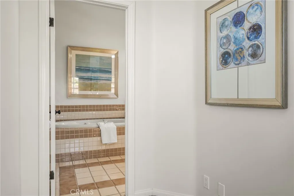 Additional image 116 of 337 Vista Baya, Costa Mesa, CA 92627