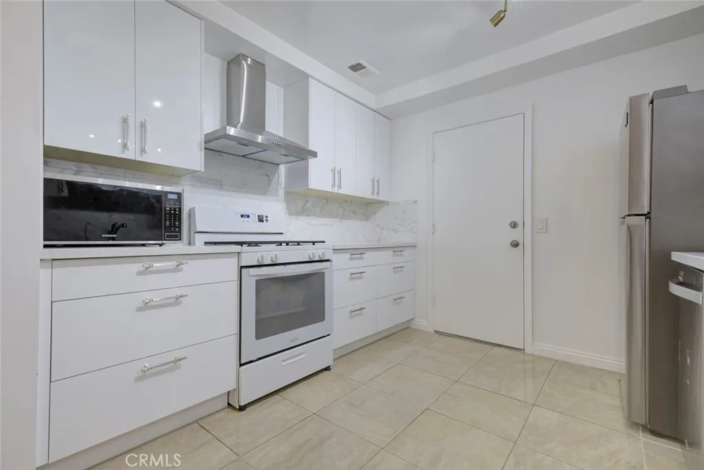 Additional image 64 of 12325 Sweetbriar, Pacoima, CA 91331