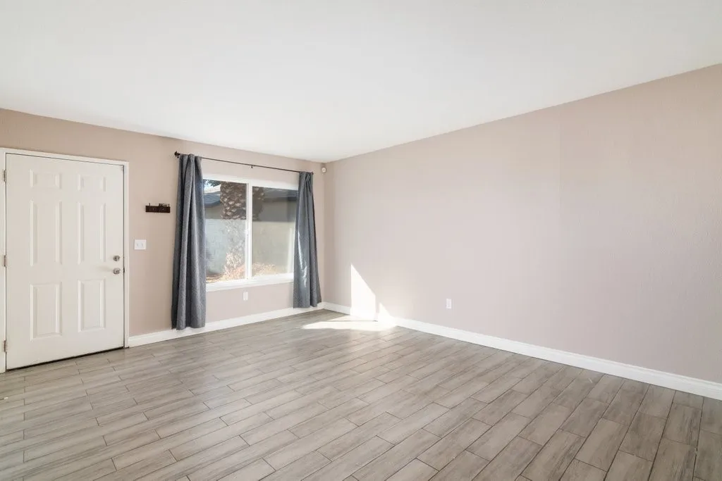 Additional image 17 of 460 E 2nd St, Rialto, CA 92376