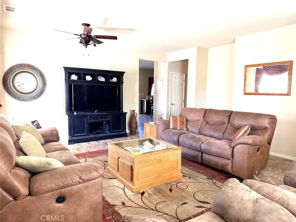 Additional image 5 of 19422 Royal Oaks Rd, Apple Valley, CA 92308