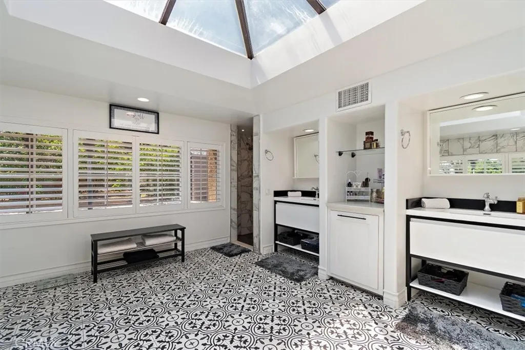 Additional image 117 of 2335 N San Antonio Avenue, Upland, CA 91784