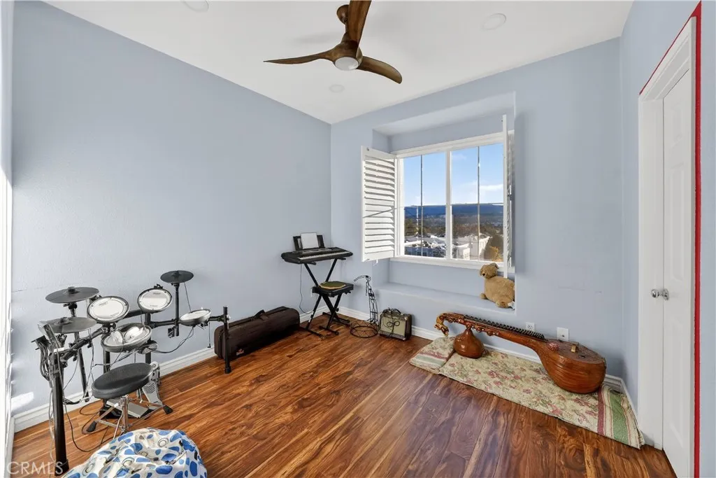 Additional image 56 of 24332 Lorenzo Ln, Valencia, CA 91355