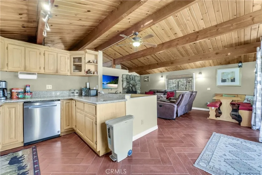 Additional image 20 of 404 Leonard Ln, Sugarloaf, CA 92386