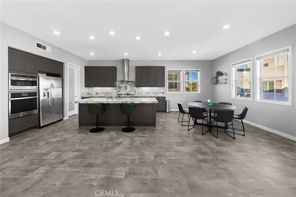 Additional image 8 of 115 Frame, Irvine, CA 92618