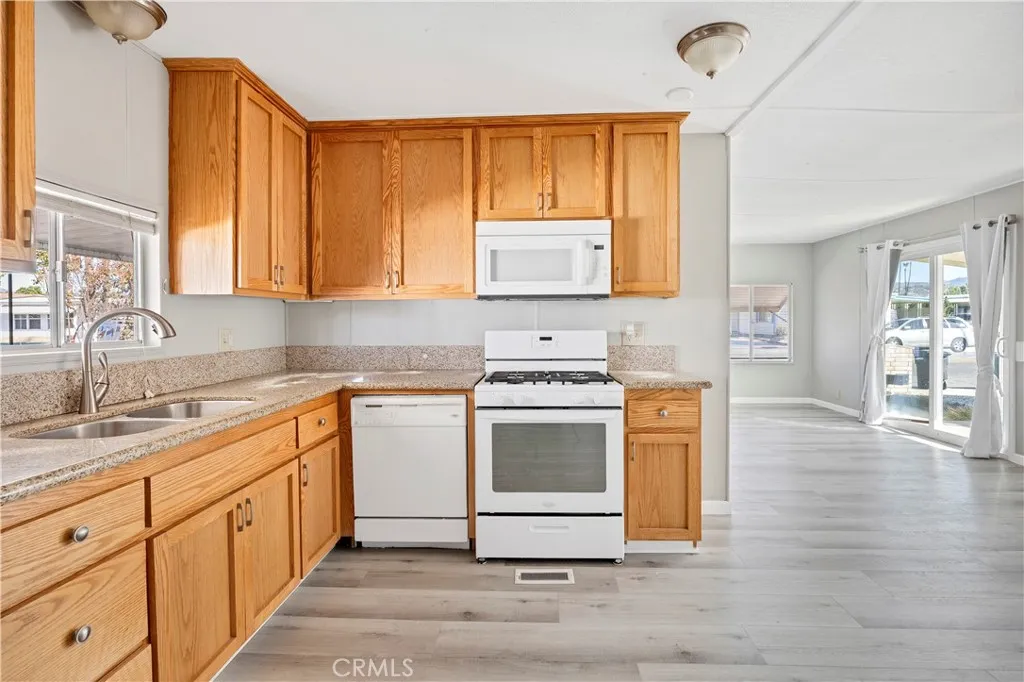 Additional image 9 of 845 S Lyon Ave, Hemet, CA 92543