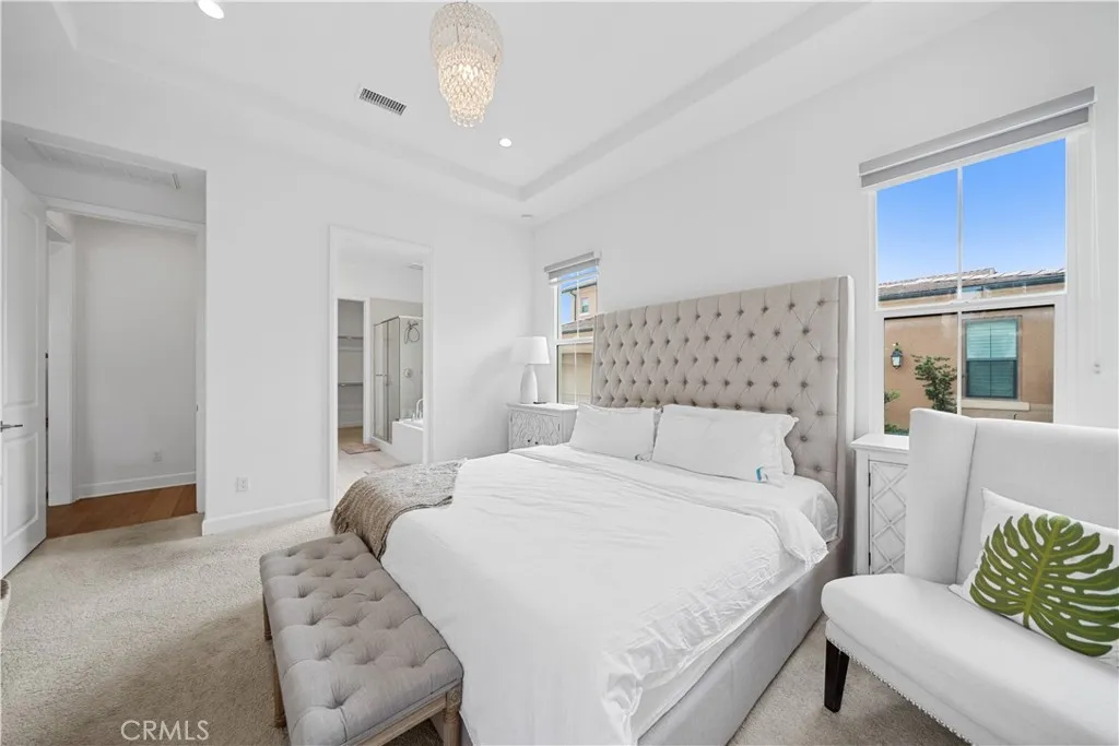 Additional image 56 of 67 Runner, Irvine, CA 92620