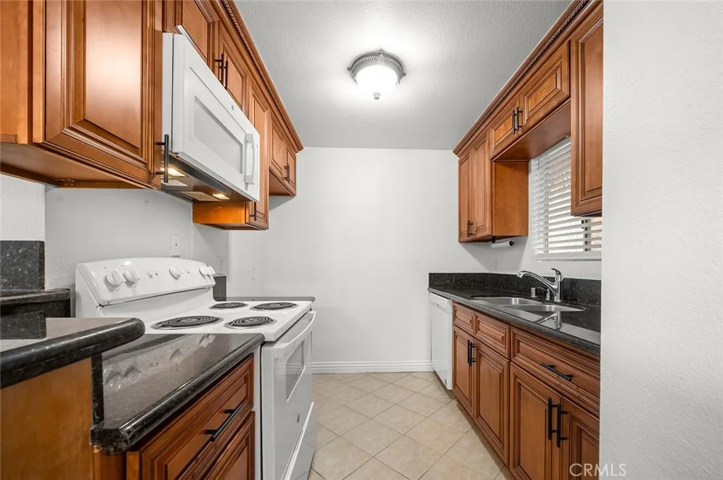 Additional image 50 of 2507 E 15th Street Unit 204, Long Beach, CA 90804