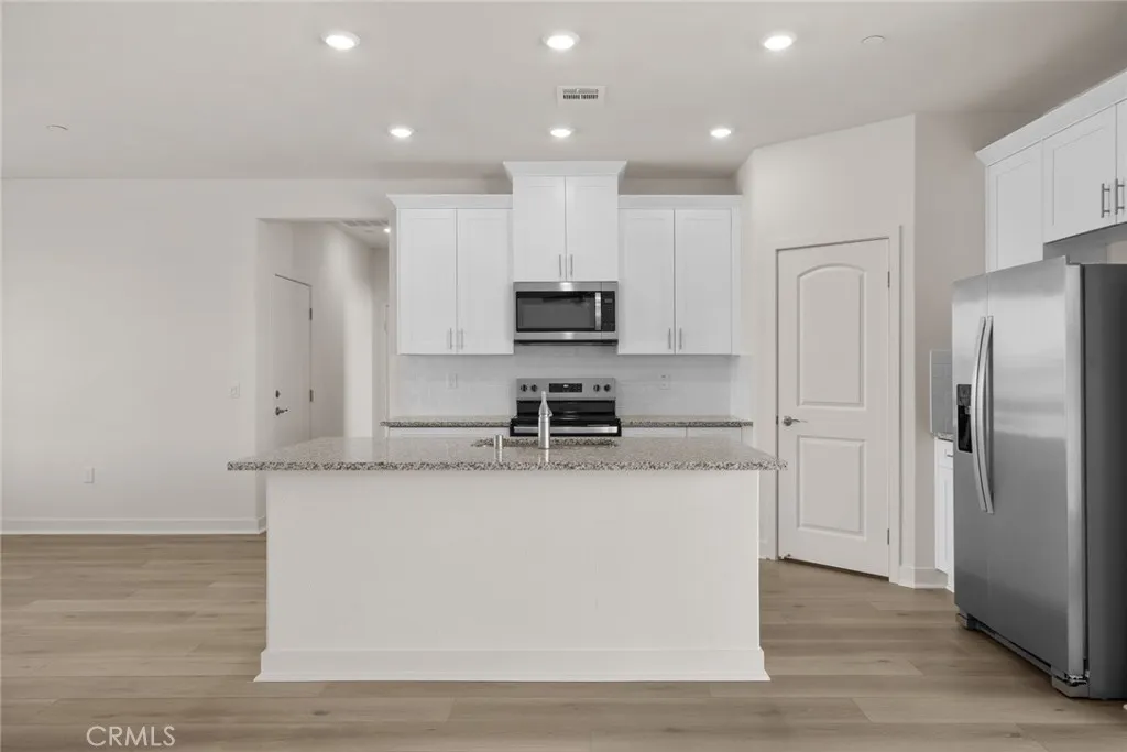 Additional image 3 of 14773 Indigo, Apple Valley, CA 92307