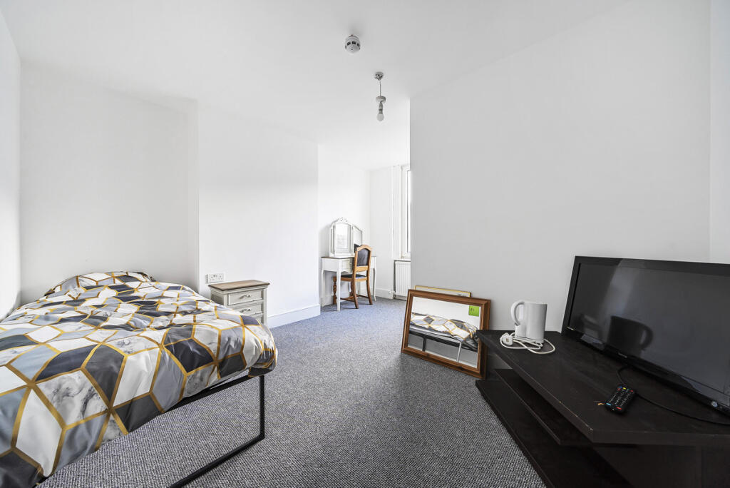 Additional image 19 of Folkestone Road, Dover, CT17 9